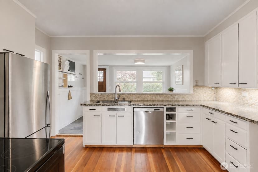 Property photo for 4732 45th Avenue SW, Seattle photo 6
