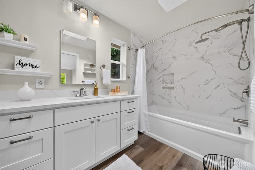 Property photo for 18043 Ashworth Avenue N, Shoreline photo 23