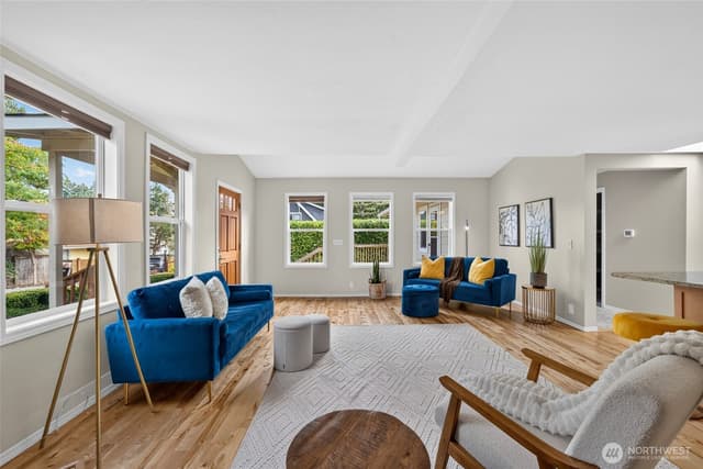 Property photo for 18043 Ashworth Avenue N, Shoreline photo 4