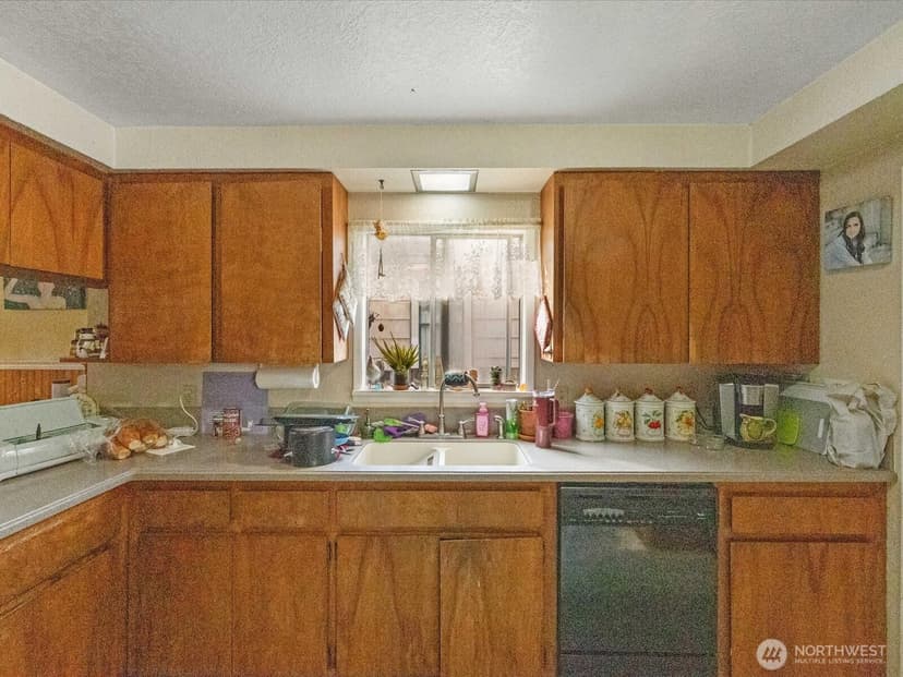 Property photo for 2407 Everett Avenue, Everett photo 15