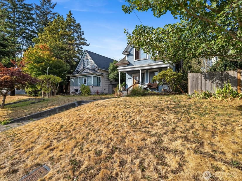 Property photo for 2407 Everett Avenue, Everett photo 26
