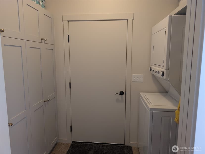 Property photo for 223 Clover Court, Langley photo 22
