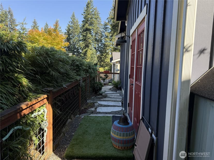Property photo for 223 Clover Court, Langley photo 24