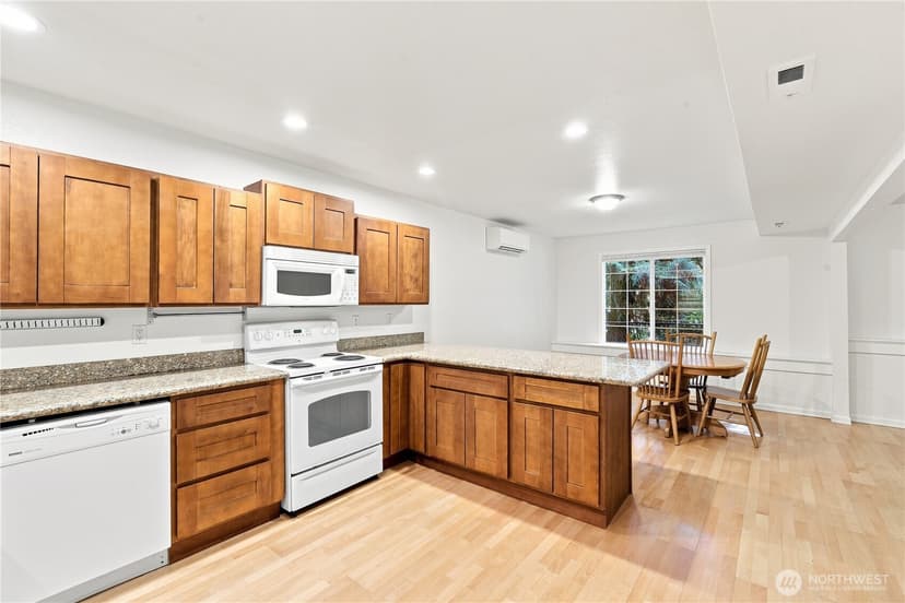 Property photo for 1218 209th Avenue NE #B, Sammamish photo 11