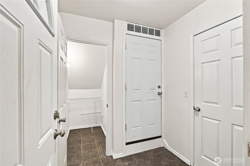 Property photo for 1218 209th Avenue NE #B, Sammamish photo 3