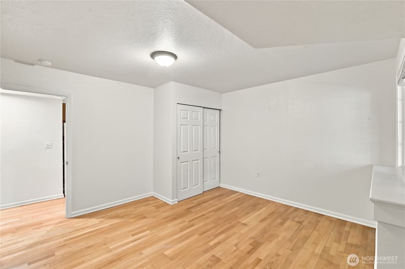 Property photo for 1218 209th Avenue NE #B, Sammamish photo 8