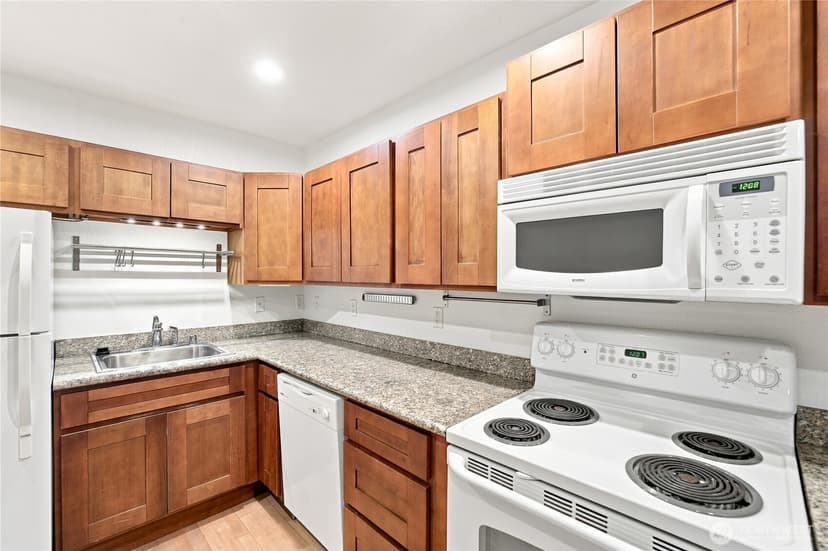 Property photo for 1218 209th Avenue NE #B, Sammamish photo 10