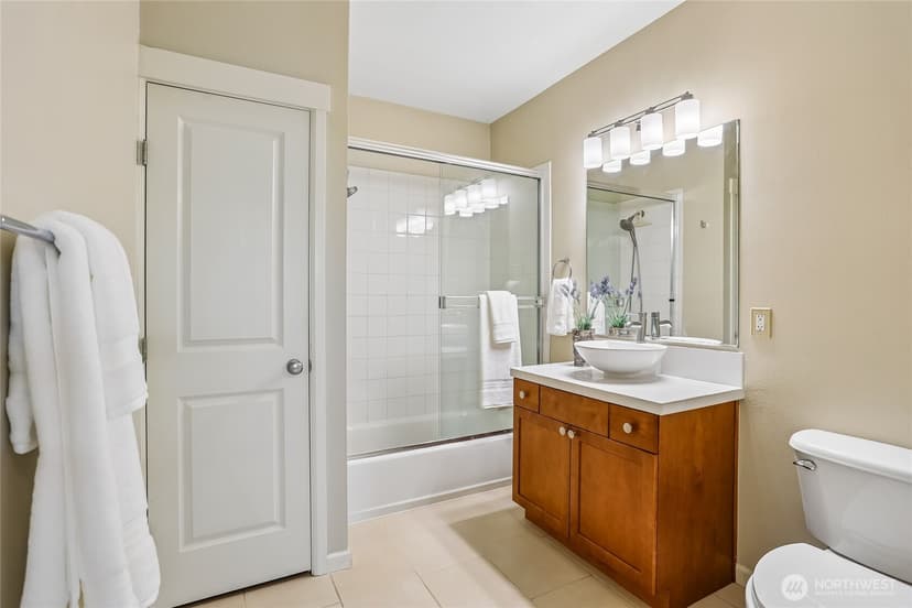 Property photo for 2010 NE Katsura Street #A, Issaquah photo 13