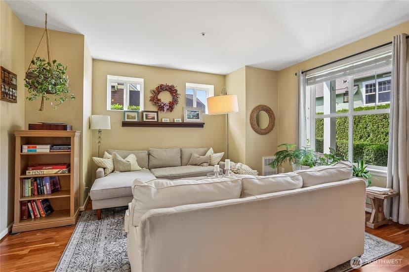 Property photo for 2010 NE Katsura Street #A, Issaquah photo 6