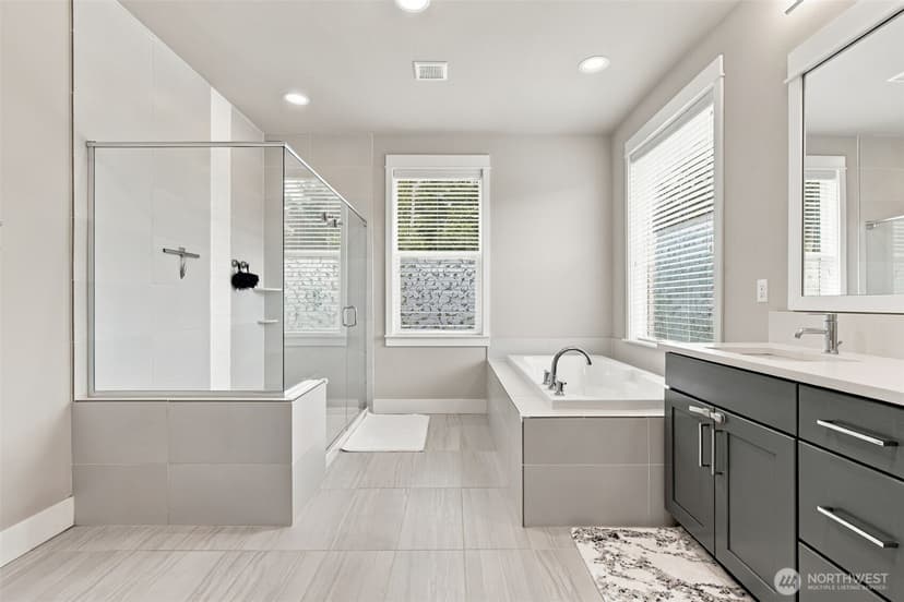 Property photo for 31357 43rd Place SW, Federal Way photo 25