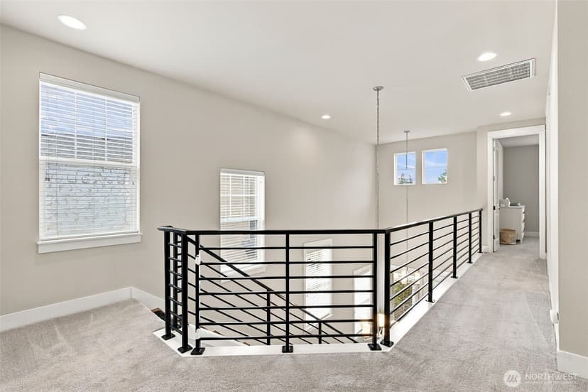 Property photo for 31357 43rd Place SW, Federal Way photo 17