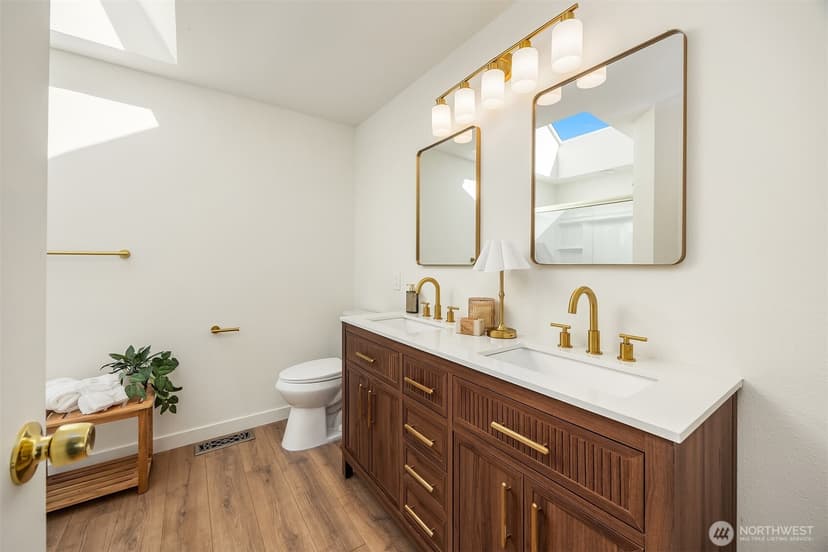 Property photo for 11825 NE 167th Street, Bothell photo 16