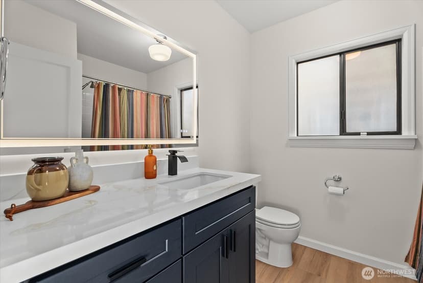 Property photo for 7530 Roosevelt Wy NE, Seattle photo 17