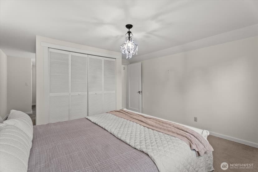 Property photo for 7530 Roosevelt Wy NE, Seattle photo 19