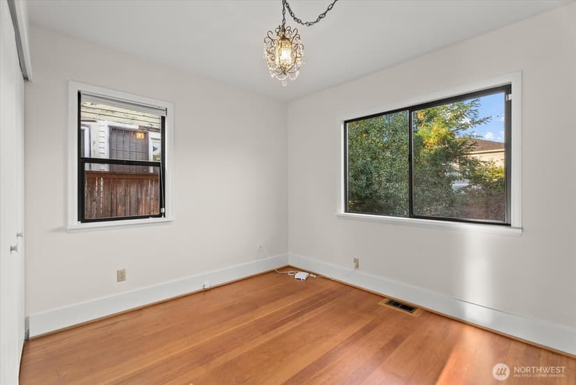 Property photo for 7530 Roosevelt Wy NE, Seattle photo 14