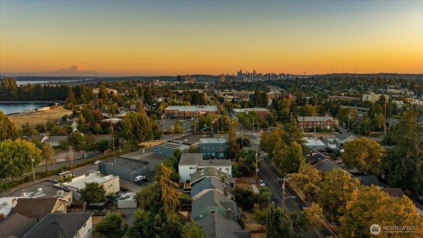 Property photo for 7530 Roosevelt Wy NE, Seattle photo 35