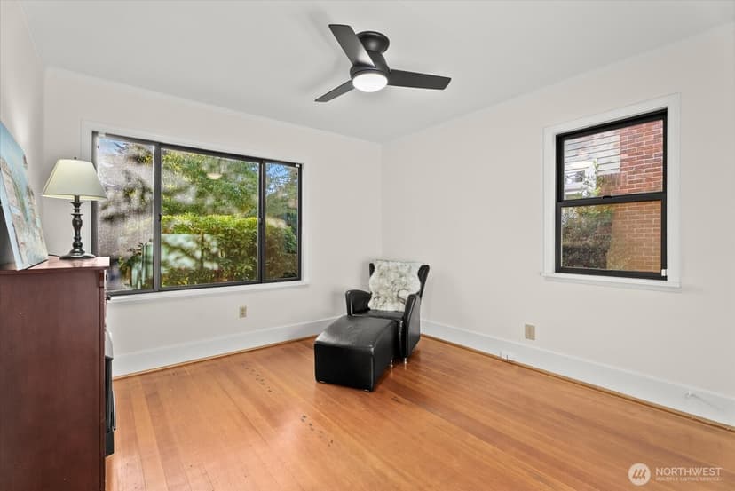 Property photo for 7530 Roosevelt Wy NE, Seattle photo 16