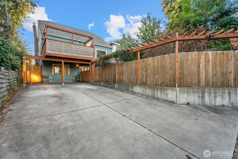 Property photo for 7530 Roosevelt Wy NE, Seattle photo 31