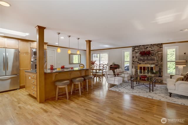 Property photo for 11719 103rd Avenue NE, Kirkland photo 3