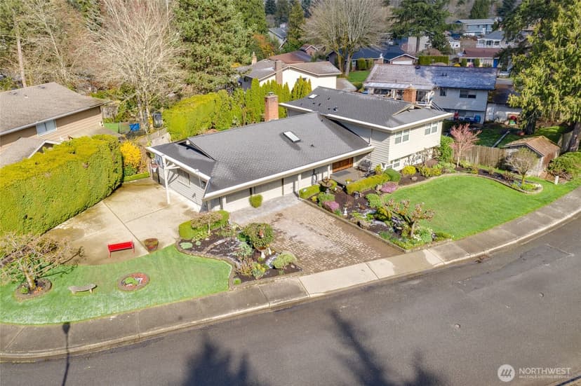Property photo for 11719 103rd Avenue NE, Kirkland photo 2