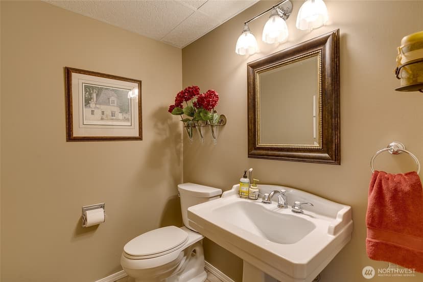 Property photo for 11719 103rd Avenue NE, Kirkland photo 25