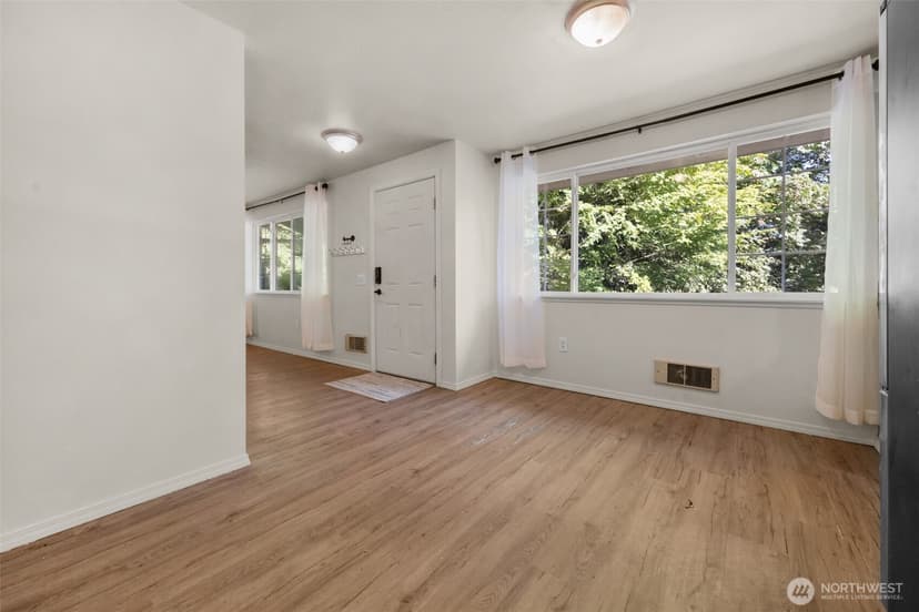 Property photo for 1401 Maple Avenue, Snohomish photo 10