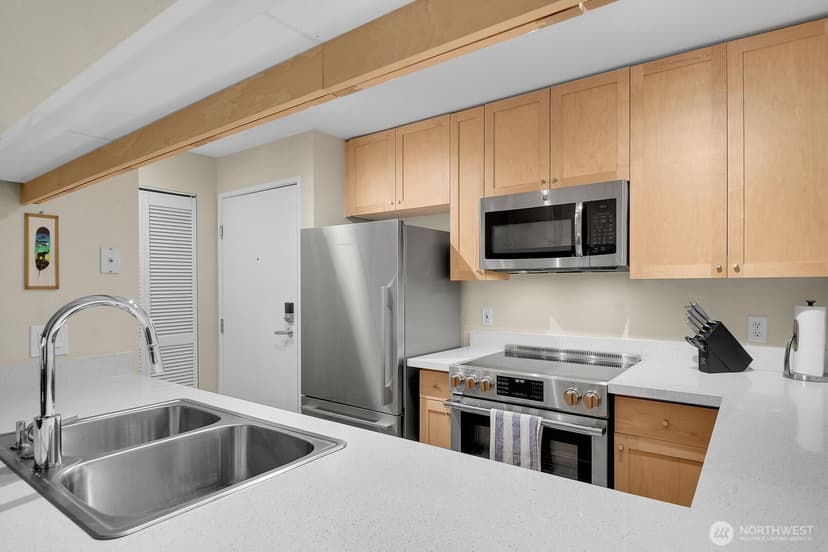 Property photo for 275 W Roy Street #205, Seattle photo 8