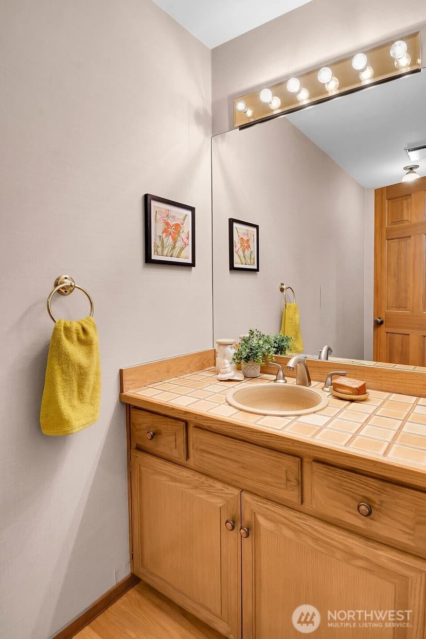 Property photo for 2712 Mount Saint Helens Place S, Seattle photo 19