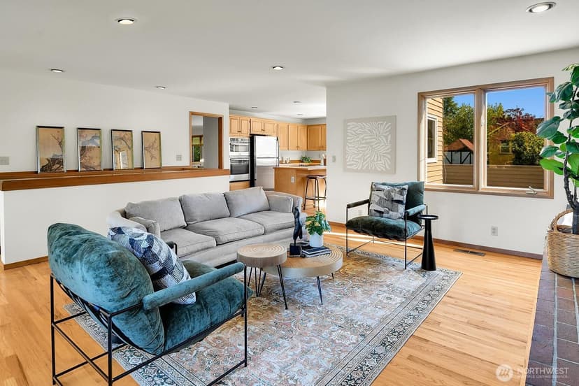 Property photo for 2712 Mount Saint Helens Place S, Seattle photo 14