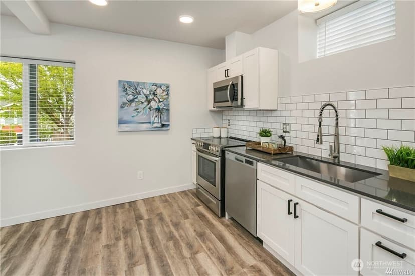 Property photo for 1529 Sturgus Avenue S, Seattle photo 15