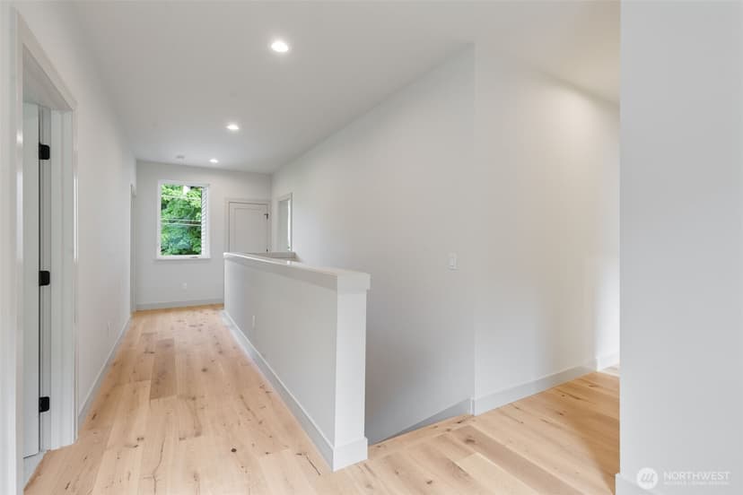 Property photo for 11739 40th Avenue NE #A, Seattle photo 15