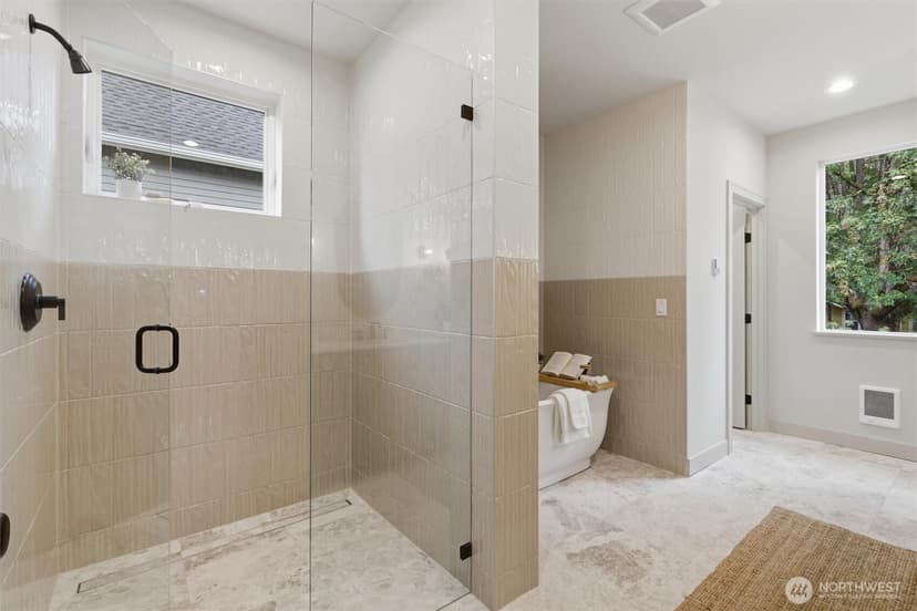 Property photo for 11737 40th Avenue NE #A, Seattle photo 22