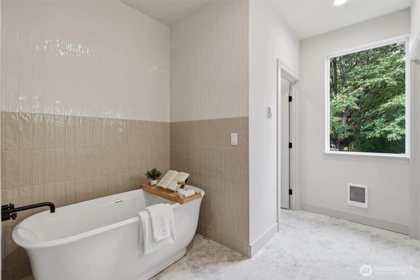 Property photo for 11737 40th Avenue NE #A, Seattle photo 21