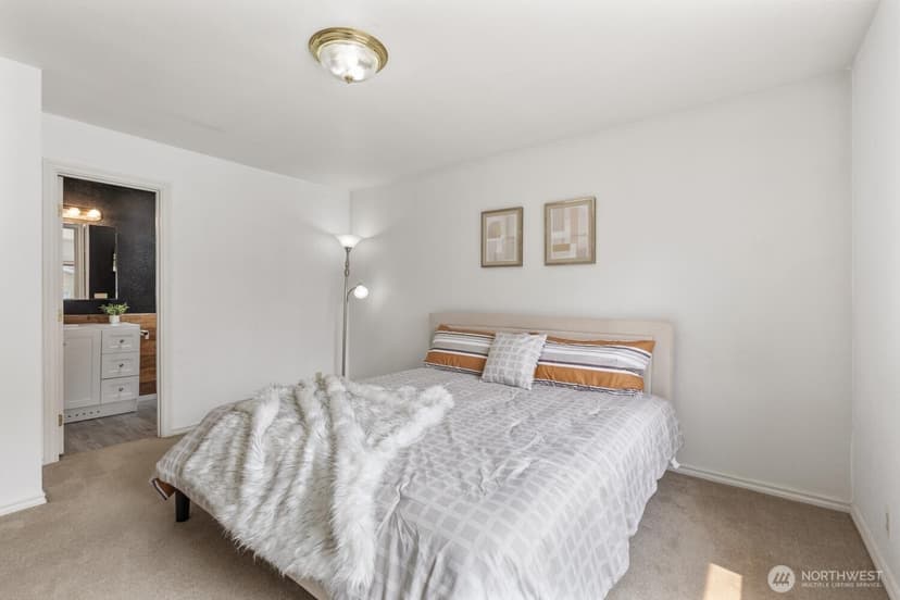 Property photo for 4832 188th Street SW, Lynnwood photo 17