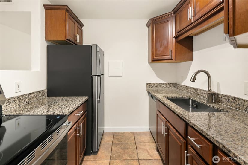 Property photo for 14014 Juanita Drive NE #B2, Kirkland photo 7