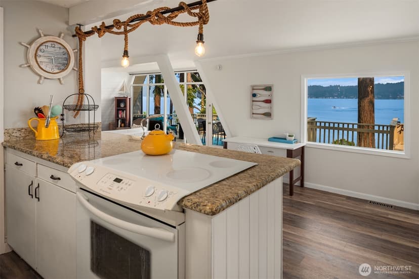 Property photo for 1602 W Lake Sammamish Parkway SE, Bellevue photo 28
