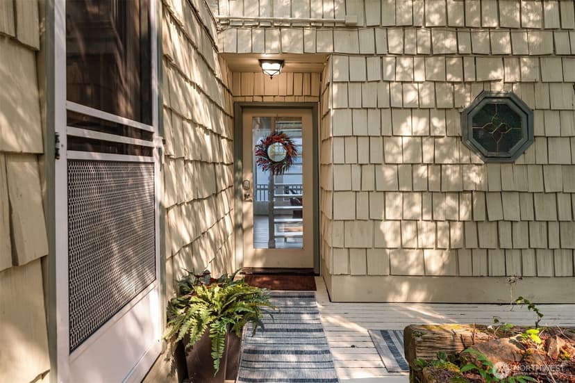 Property photo for 1602 W Lake Sammamish Parkway SE, Bellevue photo 38