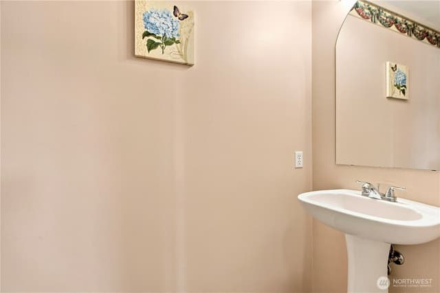 Property photo for 825 SW 361 Street, Federal Way photo 4