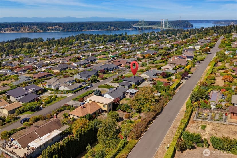 Property photo for 1245 S Fernside Drive, Tacoma photo 11