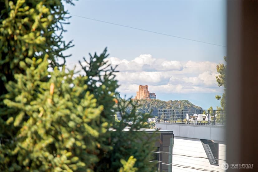 Property photo for 1712 30th Avenue S, Seattle photo 21