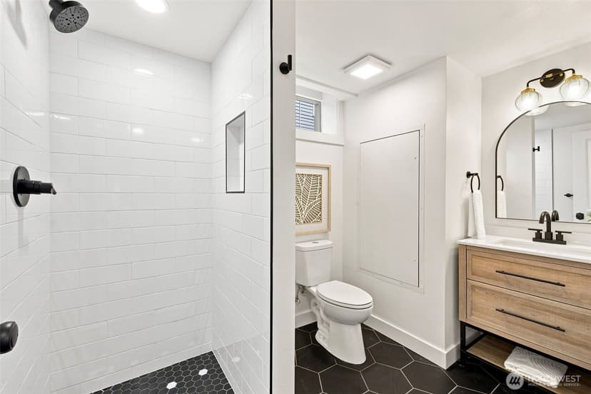 Property photo for 1712 30th Avenue S, Seattle photo 31