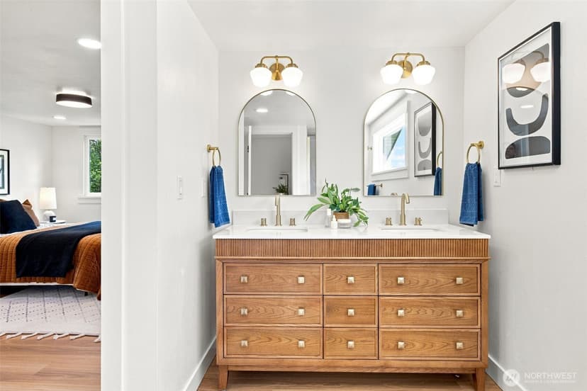 Property photo for 1712 30th Avenue S, Seattle photo 17