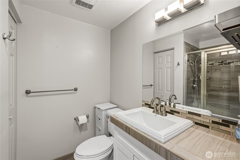 Property photo for 21839 SE 221st Street, Maple Valley photo 8