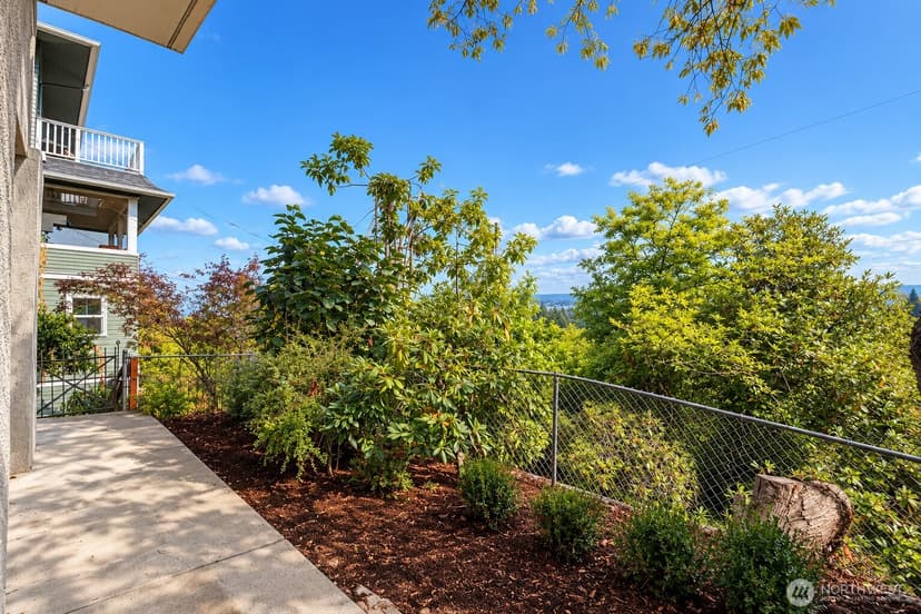 Property photo for 1140 23rd Avenue E, Seattle photo 39