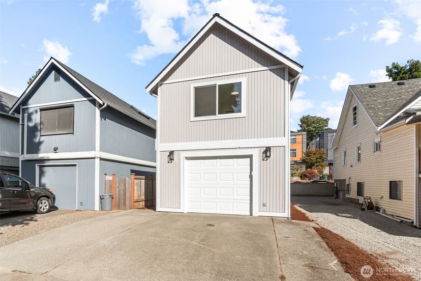 Property photo for 9751 Densmore Avenue N, Seattle photo 33