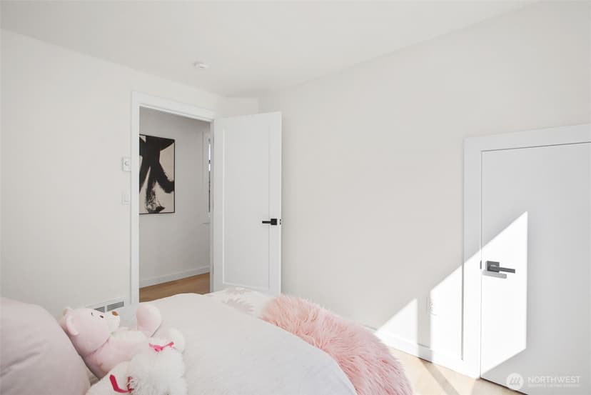Property photo for 9751 Densmore Avenue N, Seattle photo 20