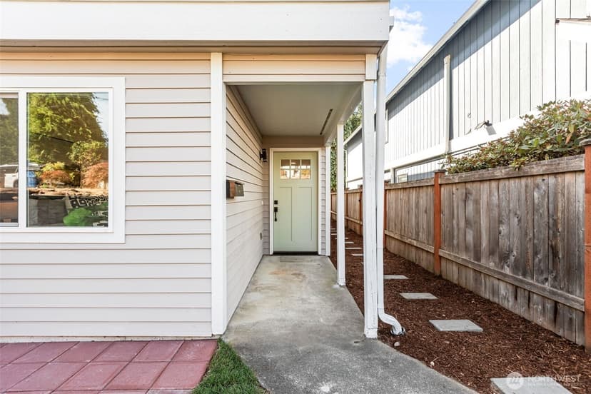 Property photo for 9751 Densmore Avenue N, Seattle photo 36