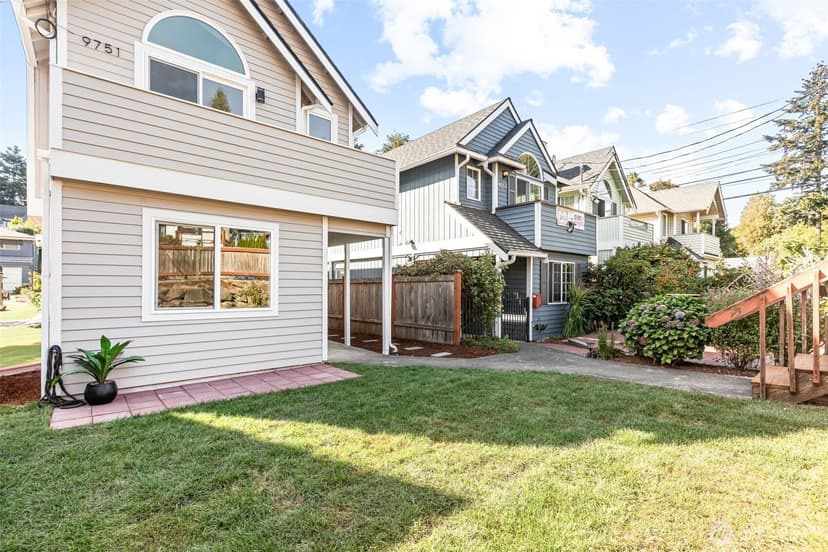Property photo for 9751 Densmore Avenue N, Seattle photo 37