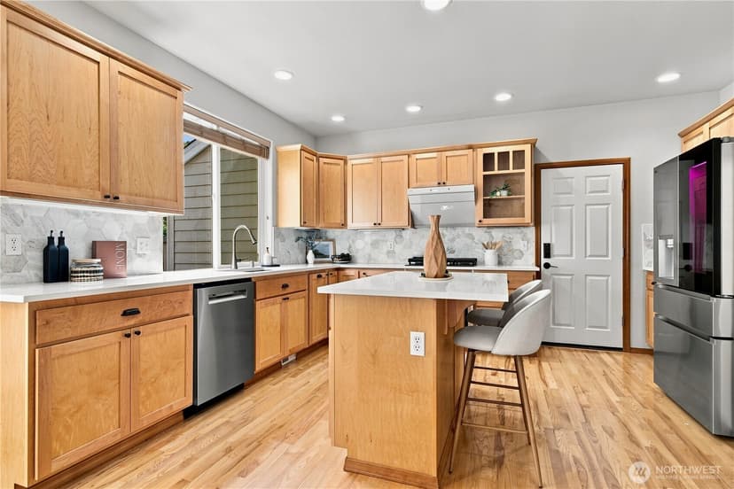 Property photo for 18007 81st Lane NE, Kenmore photo 9