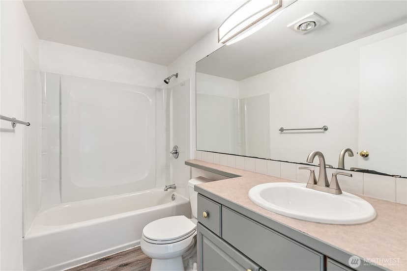Property photo for 2805 NE 125th Street #204, Seattle photo 10